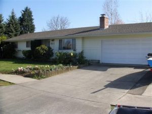527 Glairgeau Circle, Medford